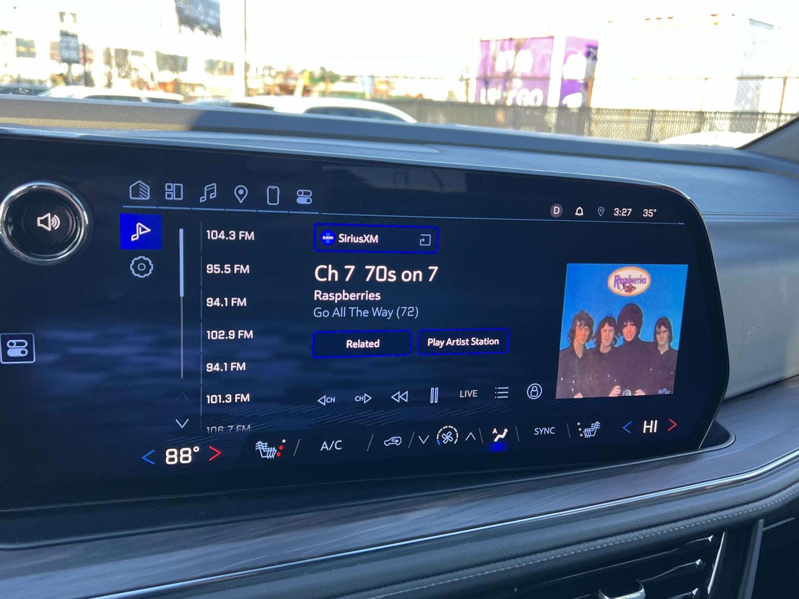 2025 Chevrolet Suburban 4WD LT