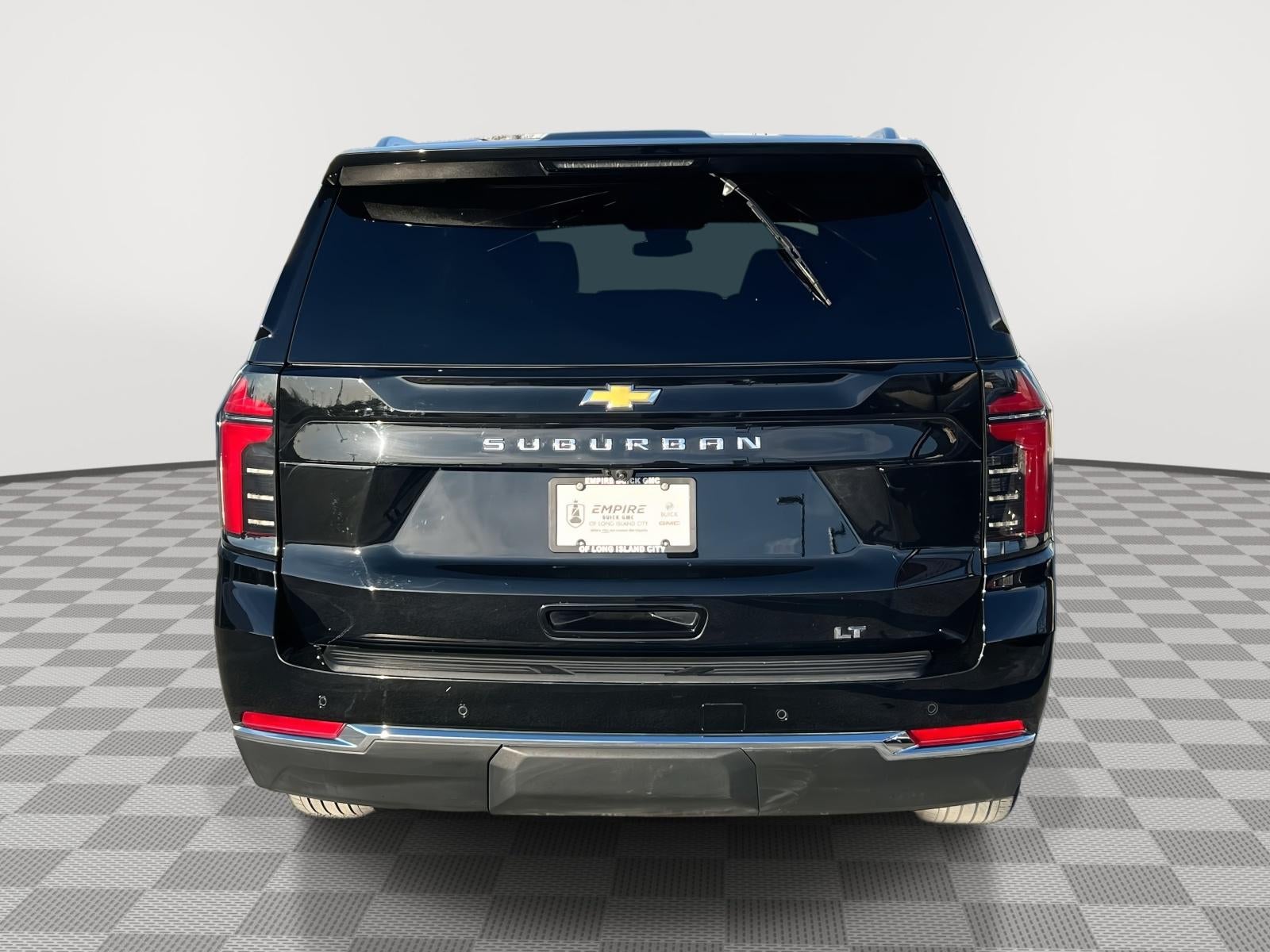2025 Chevrolet Suburban 4WD LT