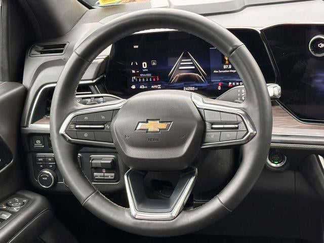 2025 Chevrolet Suburban 4WD LT