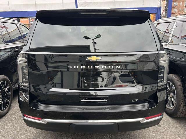 2025 Chevrolet Suburban 4WD LT