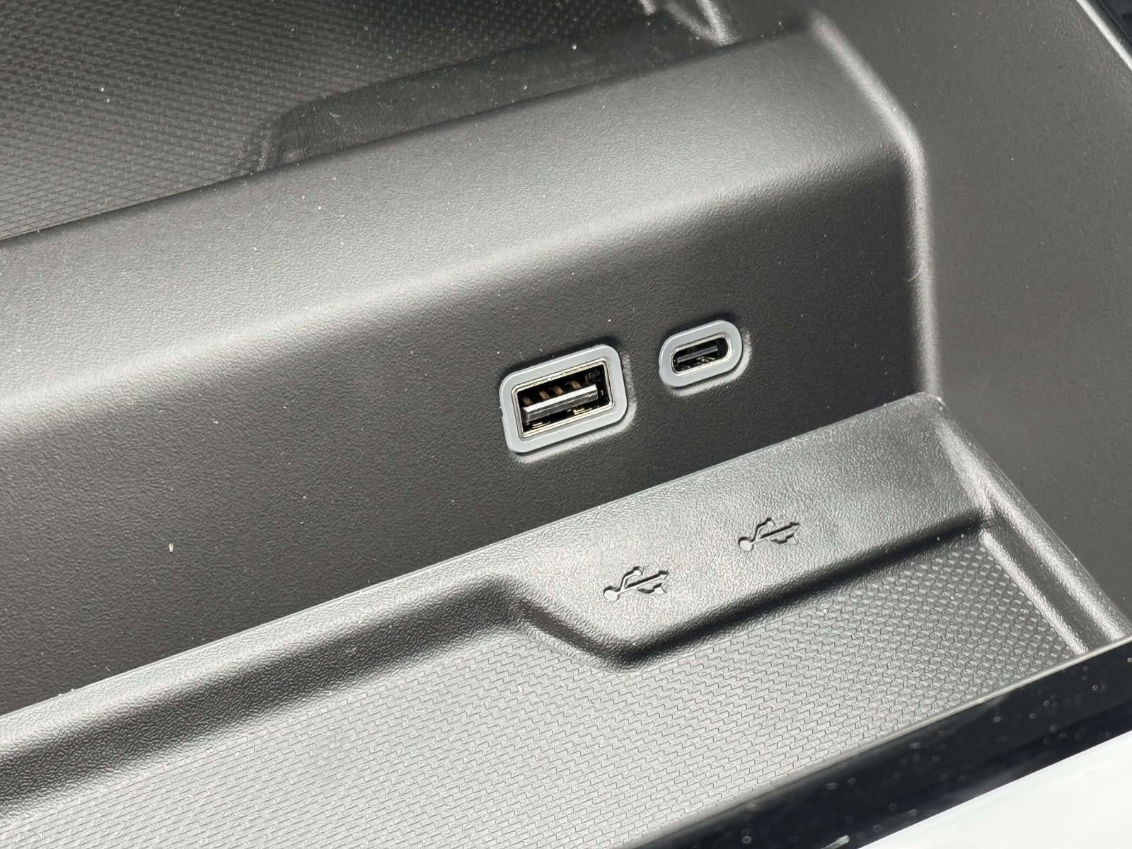 2026 Chevrolet Suburban RST, 4WD