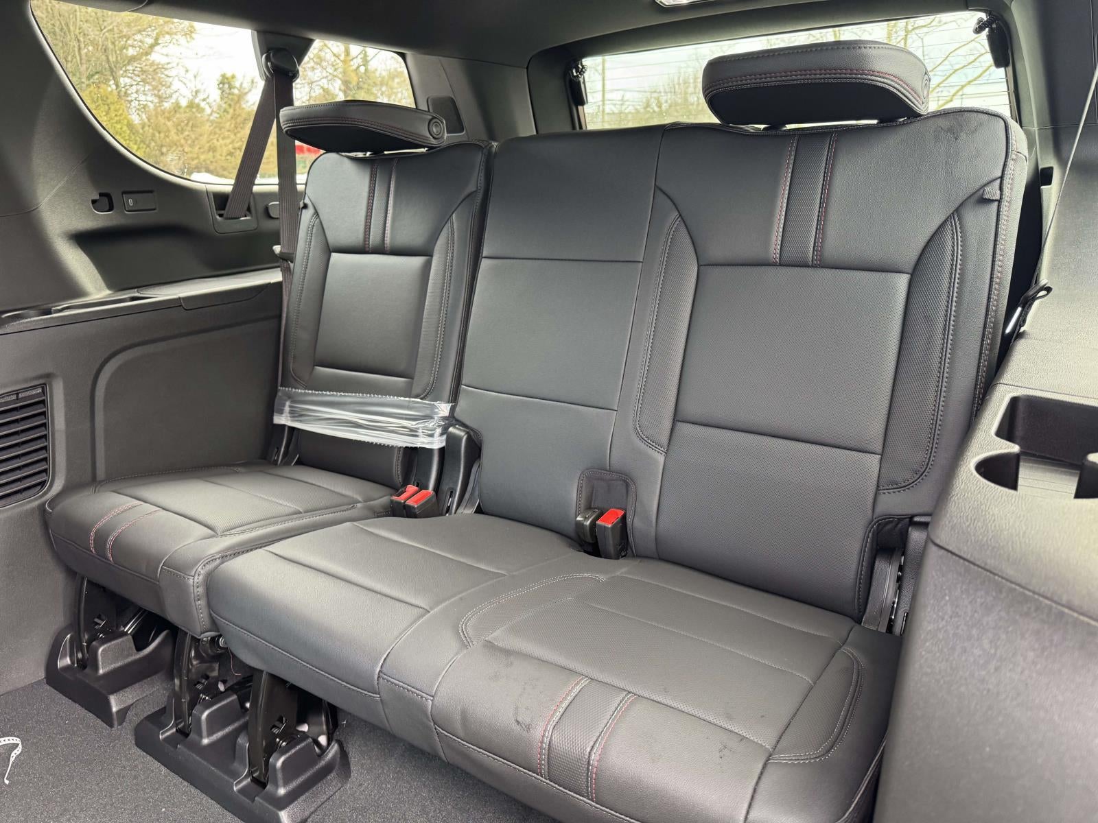 2026 Chevrolet Suburban RST, 4WD