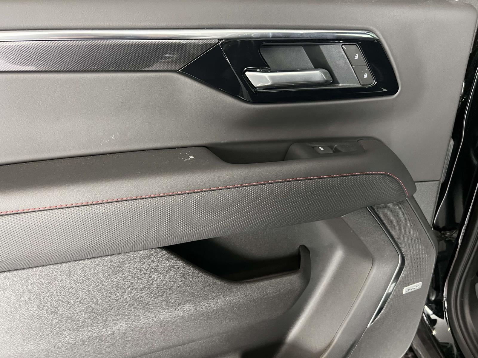 2025 Chevrolet Suburban RST