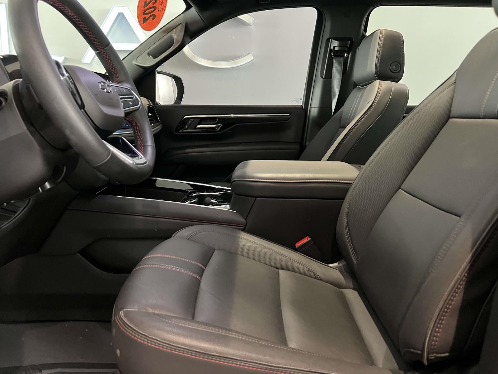 2025 Chevrolet Suburban RST