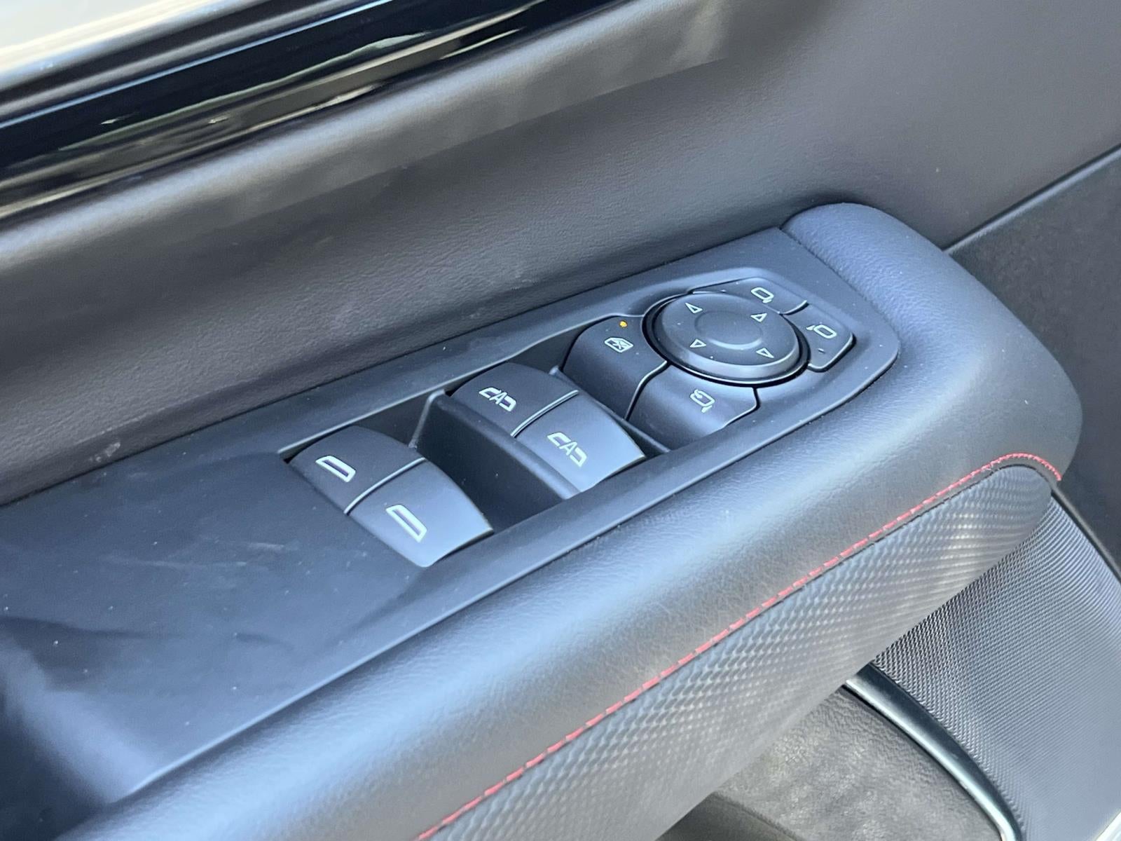 2025 Chevrolet Suburban 4WD RST