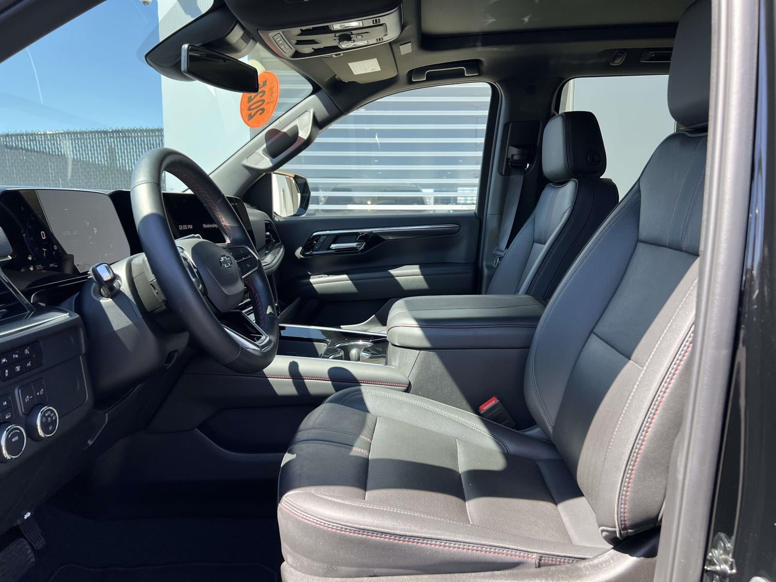 2025 Chevrolet Suburban 4WD RST