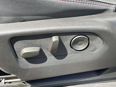 2025 Chevrolet Suburban 4WD RST