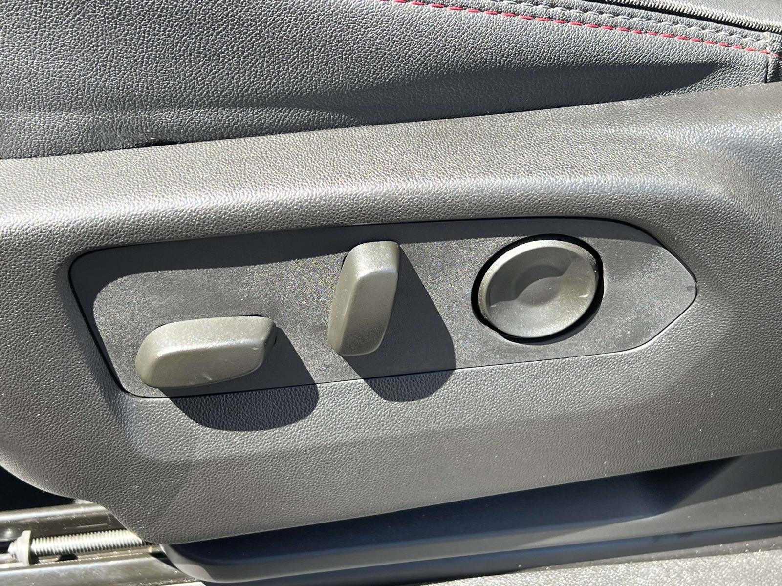 2025 Chevrolet Suburban 4WD RST