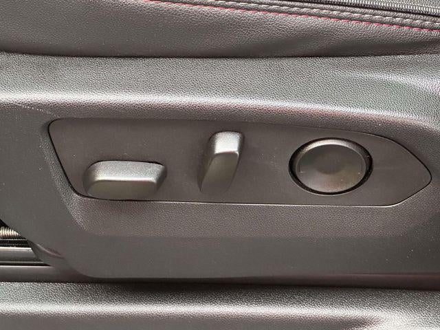 2025 Chevrolet Suburban 4WD RST