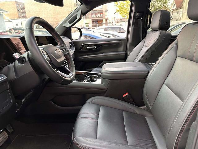 2025 Chevrolet Suburban 4WD RST