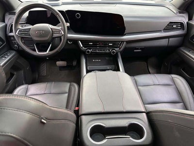 2025 Chevrolet Suburban 4WD RST