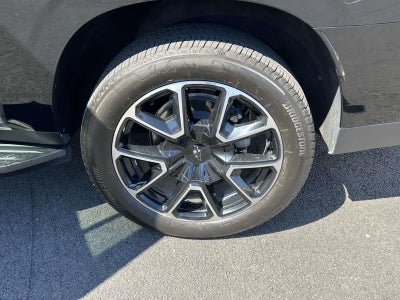 2025 Chevrolet Suburban 4WD RST