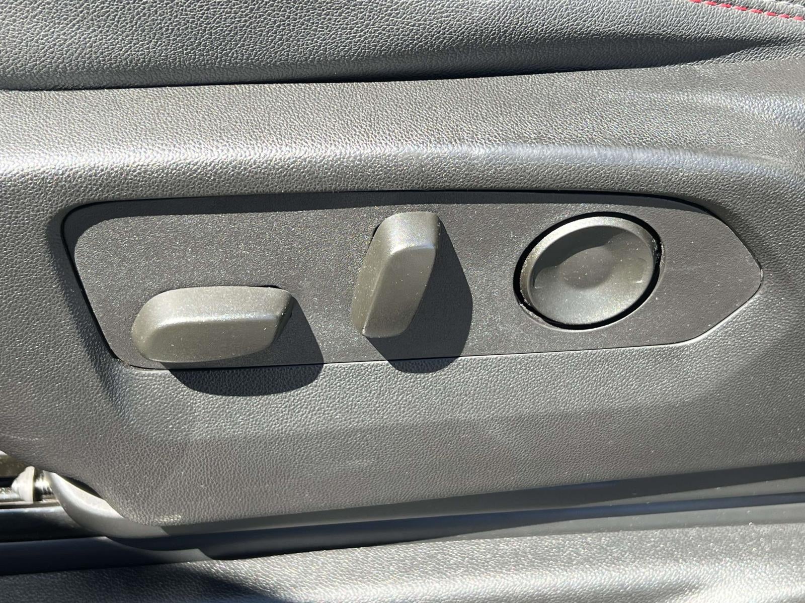 2025 Chevrolet Suburban 4WD RST