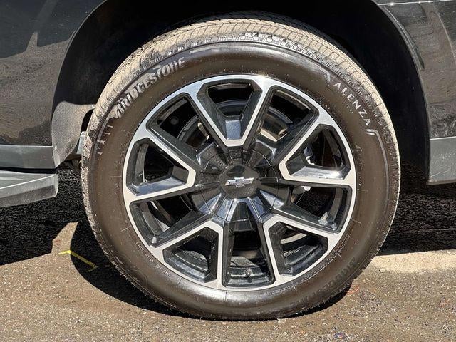 2025 Chevrolet Suburban 4WD RST