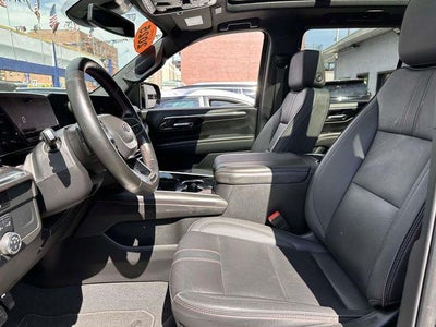 2025 Chevrolet Suburban 4WD RST