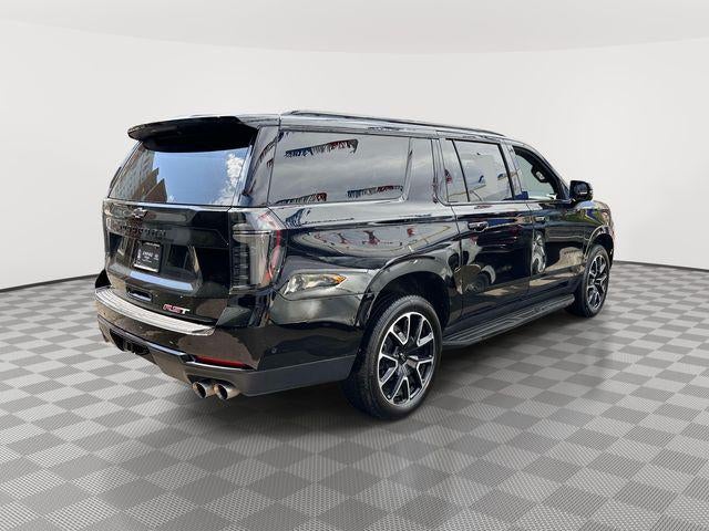 2025 Chevrolet Suburban 4WD RST