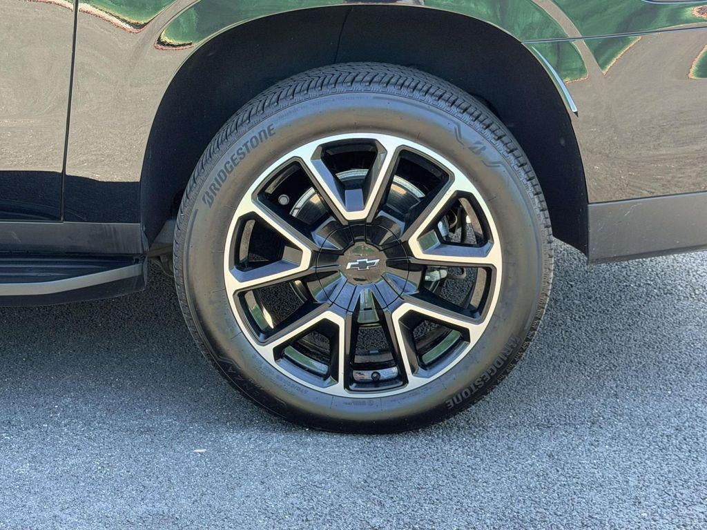 2025 Chevrolet Suburban 4WD RST