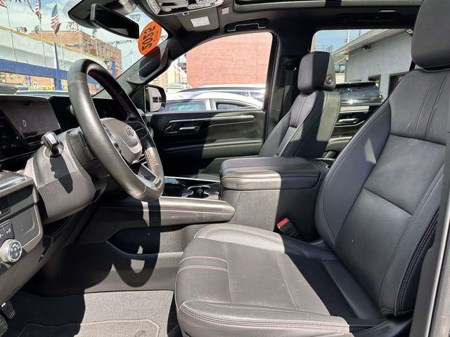 2025 Chevrolet Suburban 4WD RST