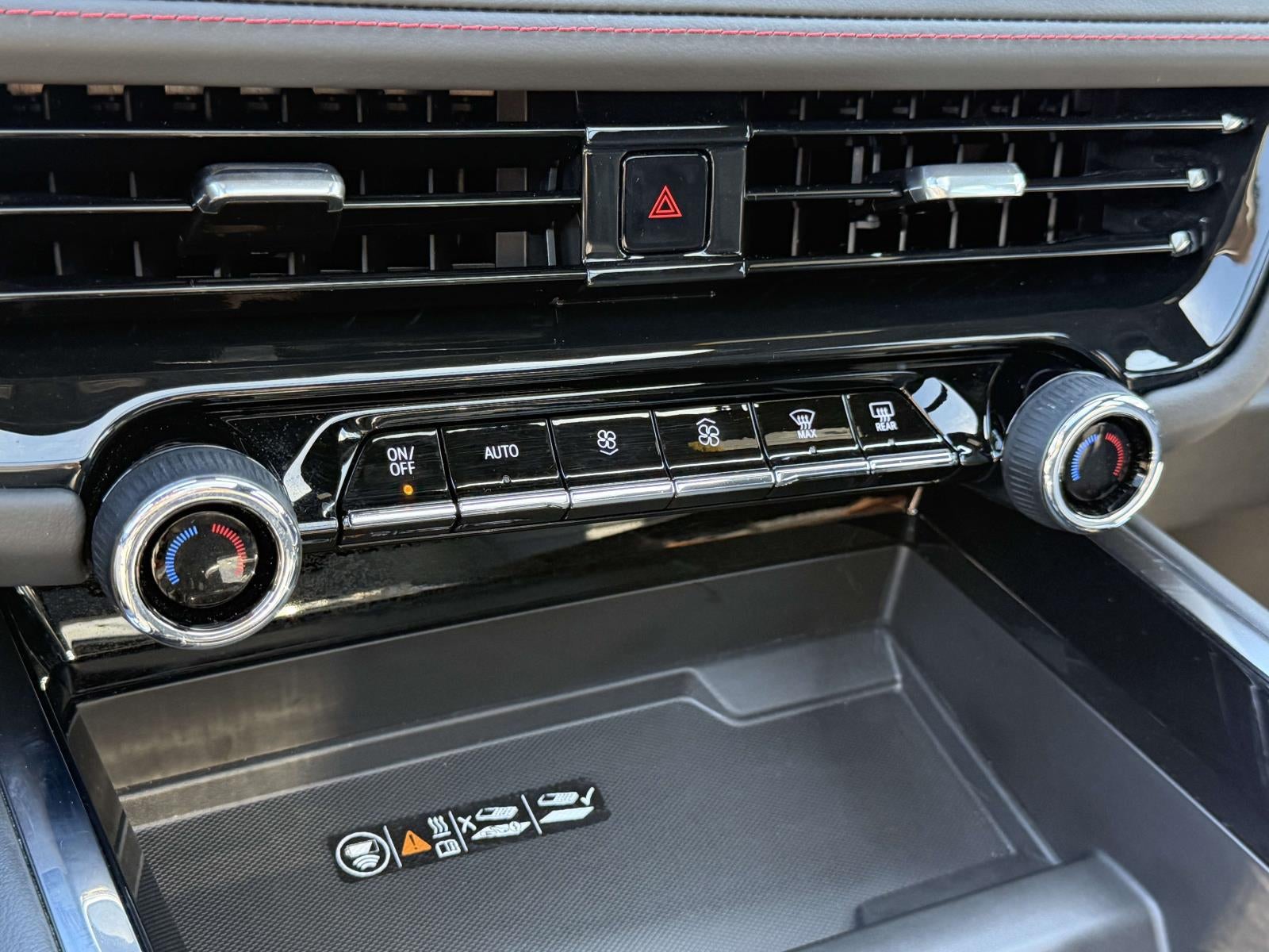2025 Chevrolet Suburban 4WD RST