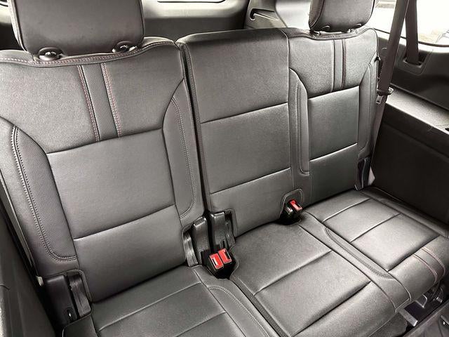 2025 Chevrolet Suburban 4WD RST