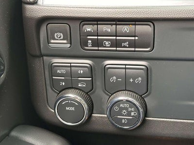 2025 Chevrolet Suburban 4WD RST