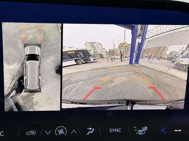 2025 Chevrolet Suburban 4WD RST