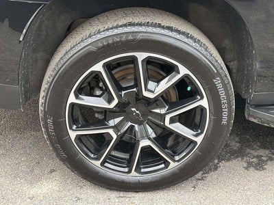 2025 Chevrolet Suburban 4WD RST