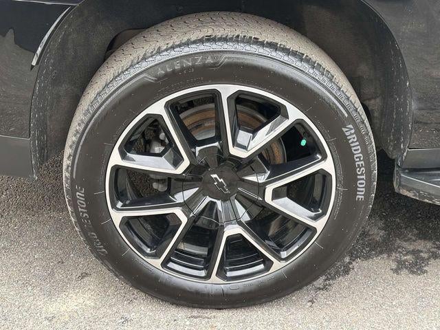 2025 Chevrolet Suburban 4WD RST