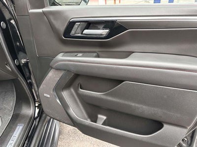 2025 Chevrolet Suburban 4WD RST