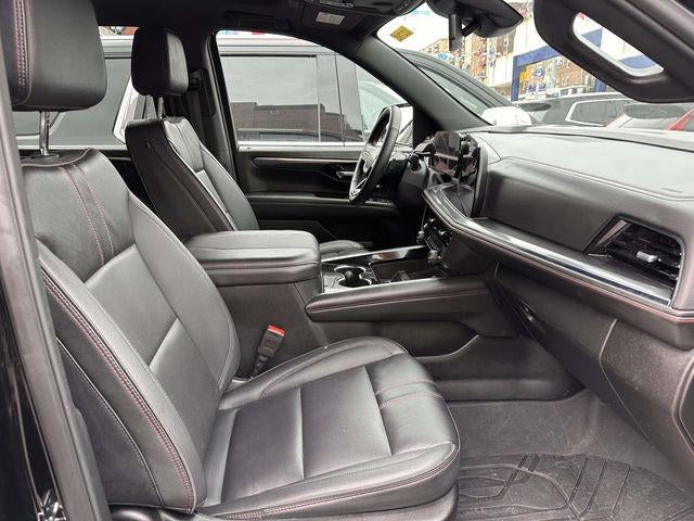 2025 Chevrolet Suburban 4WD RST