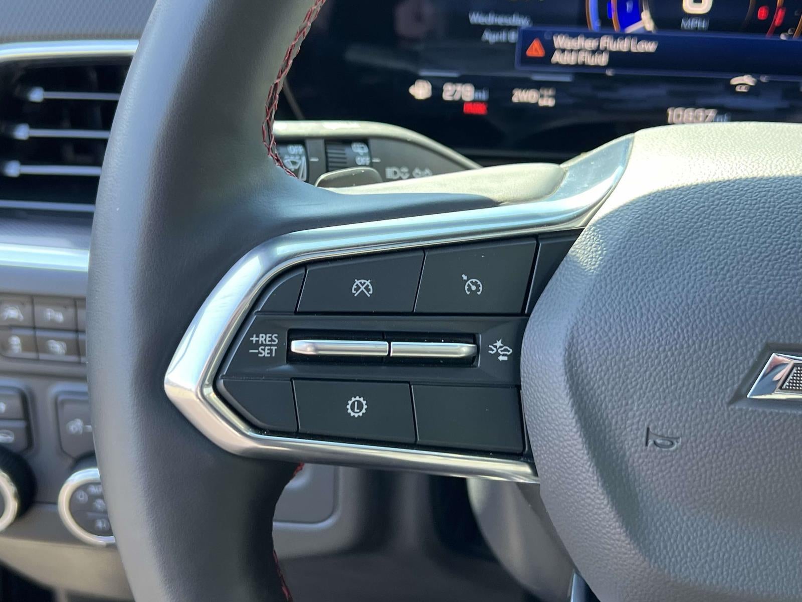 2025 Chevrolet Suburban 4WD RST