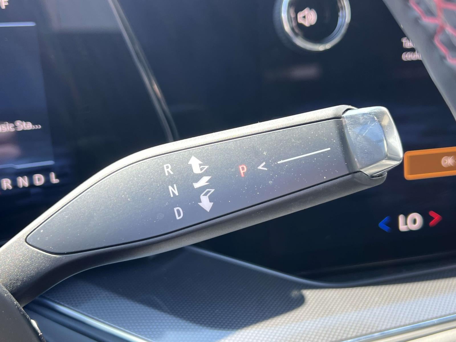 2025 Chevrolet Suburban 4WD RST