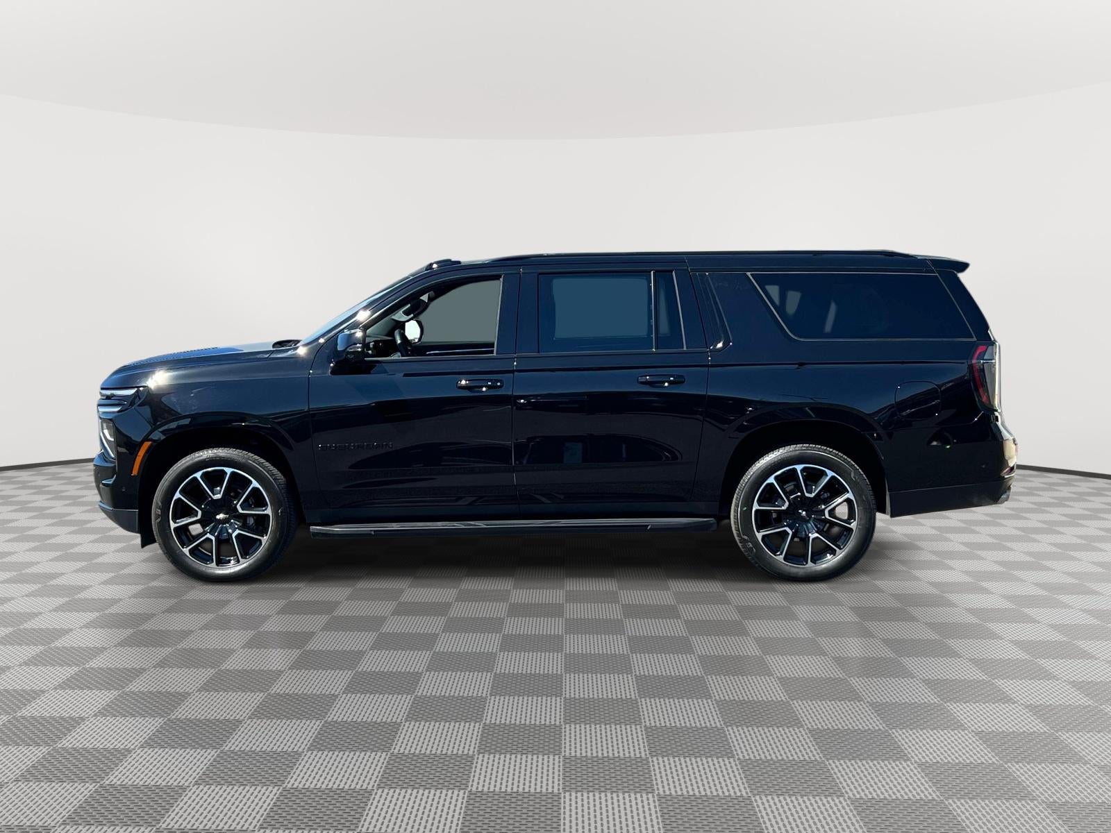 2025 Chevrolet Suburban 4WD RST