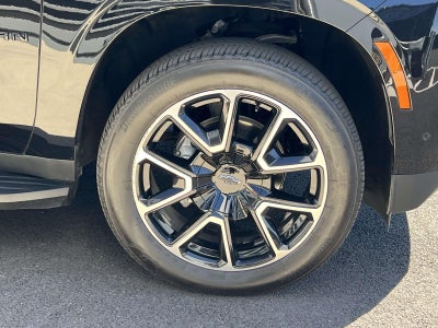 2025 Chevrolet Suburban 4WD RST