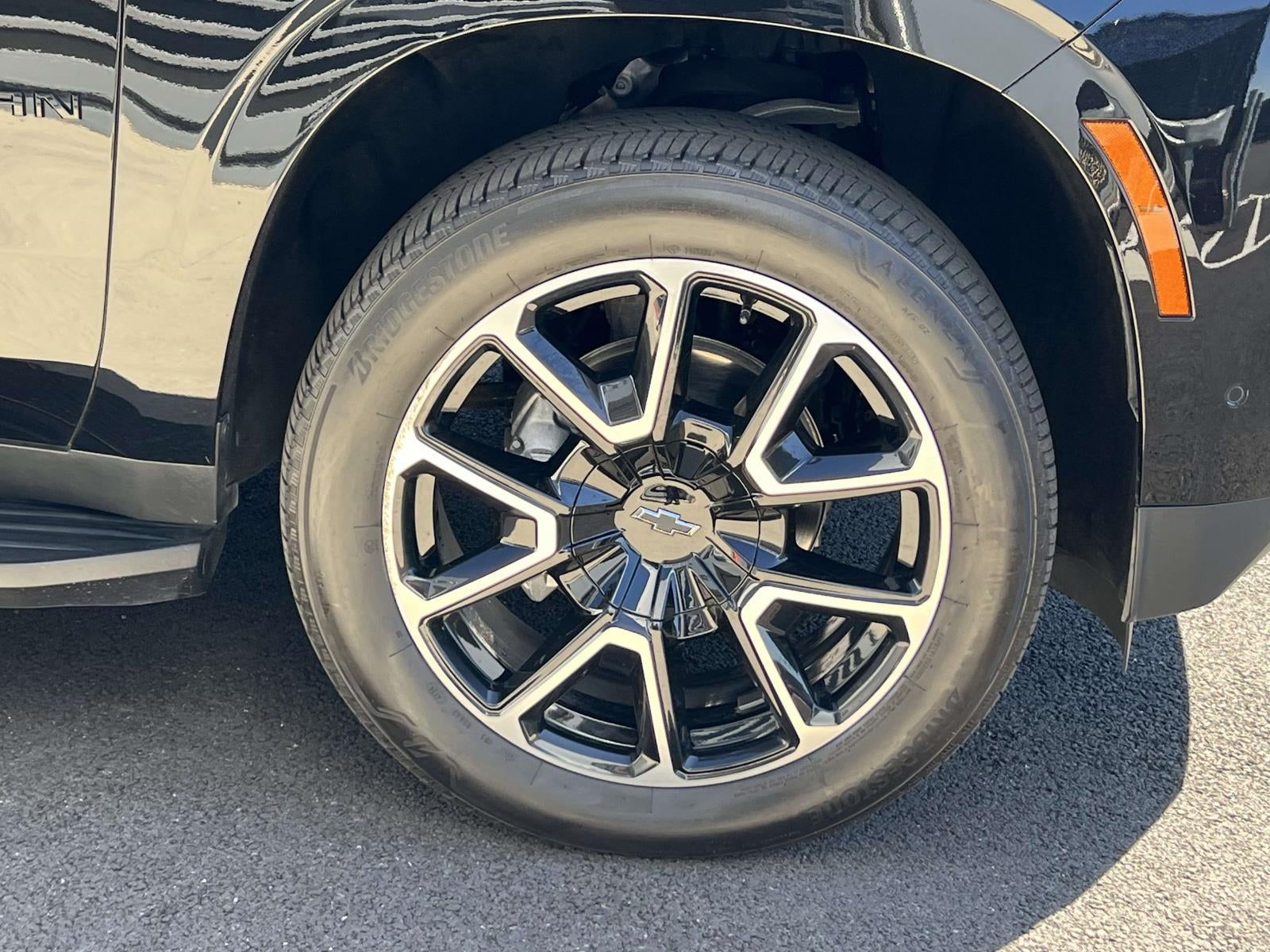 2025 Chevrolet Suburban 4WD RST