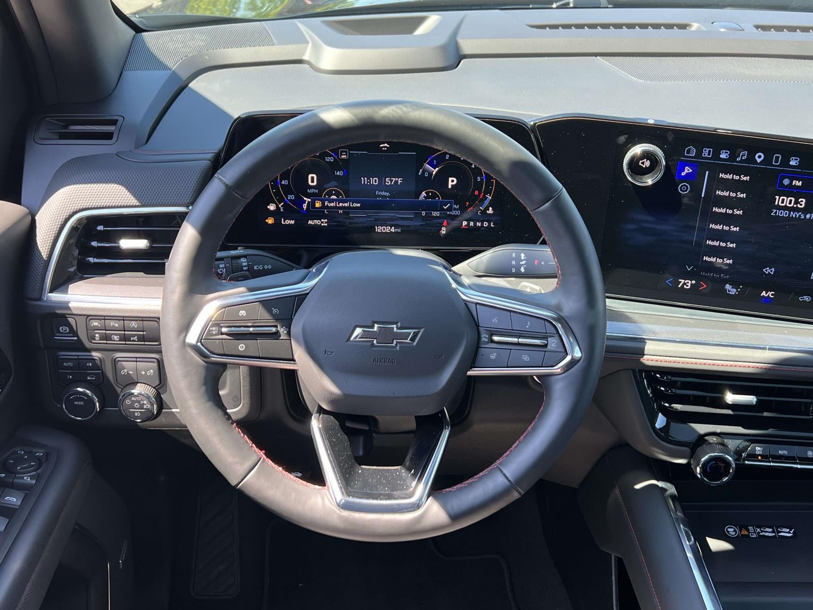 2025 Chevrolet Suburban 4WD RST