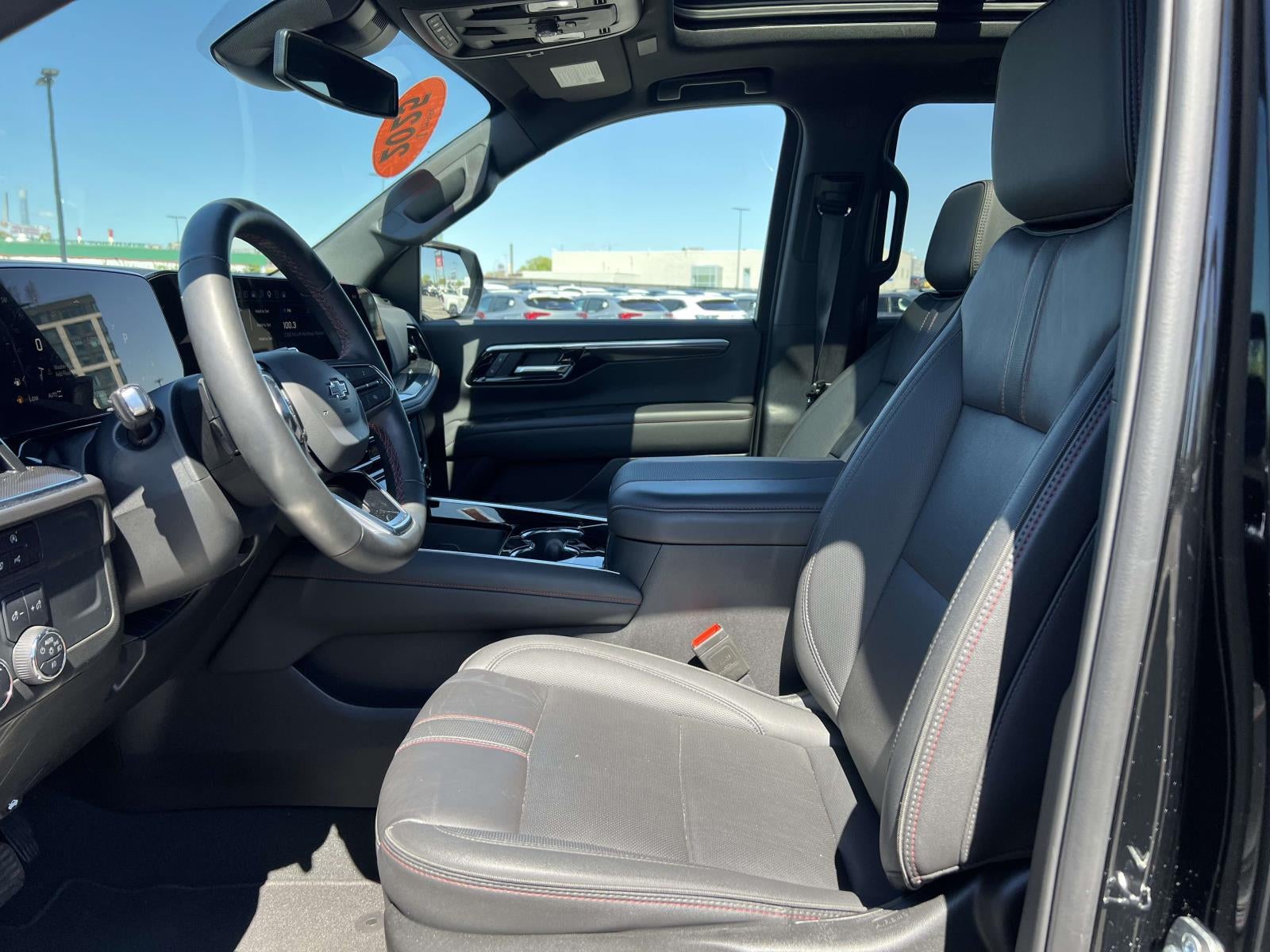 2025 Chevrolet Suburban 4WD RST