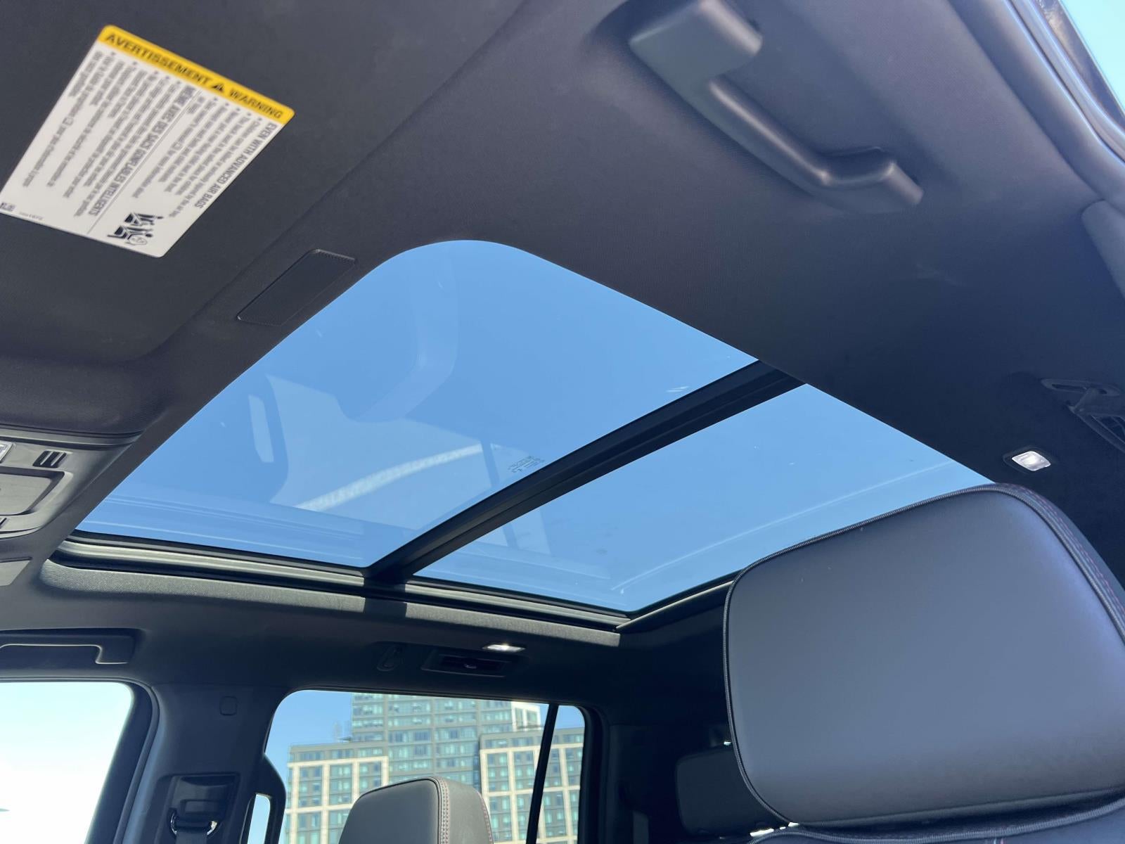 2025 Chevrolet Suburban 4WD RST