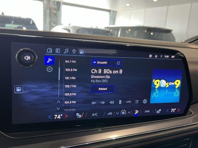 2025 Chevrolet Suburban 4WD RST