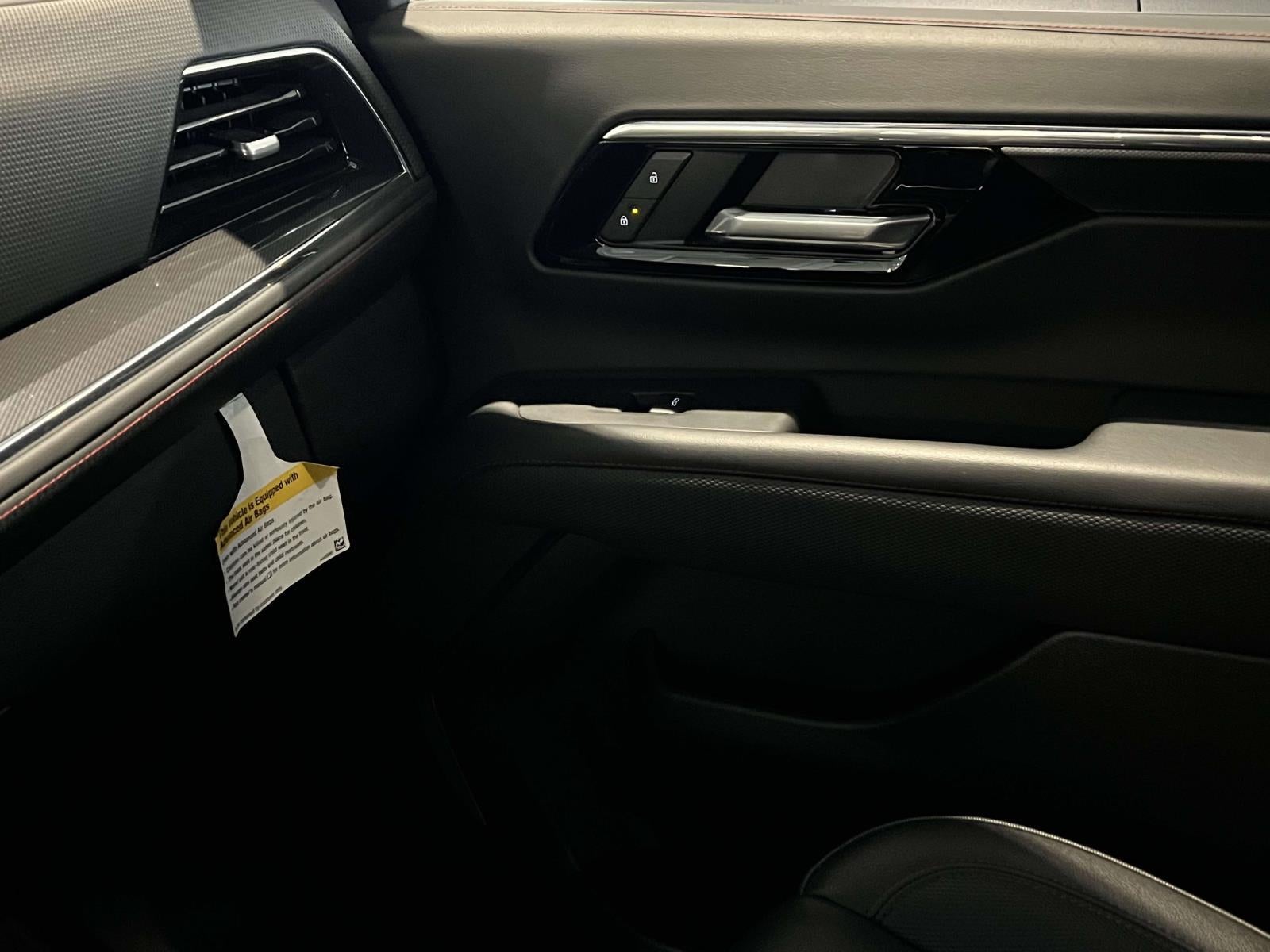 2025 Chevrolet Suburban 4WD RST