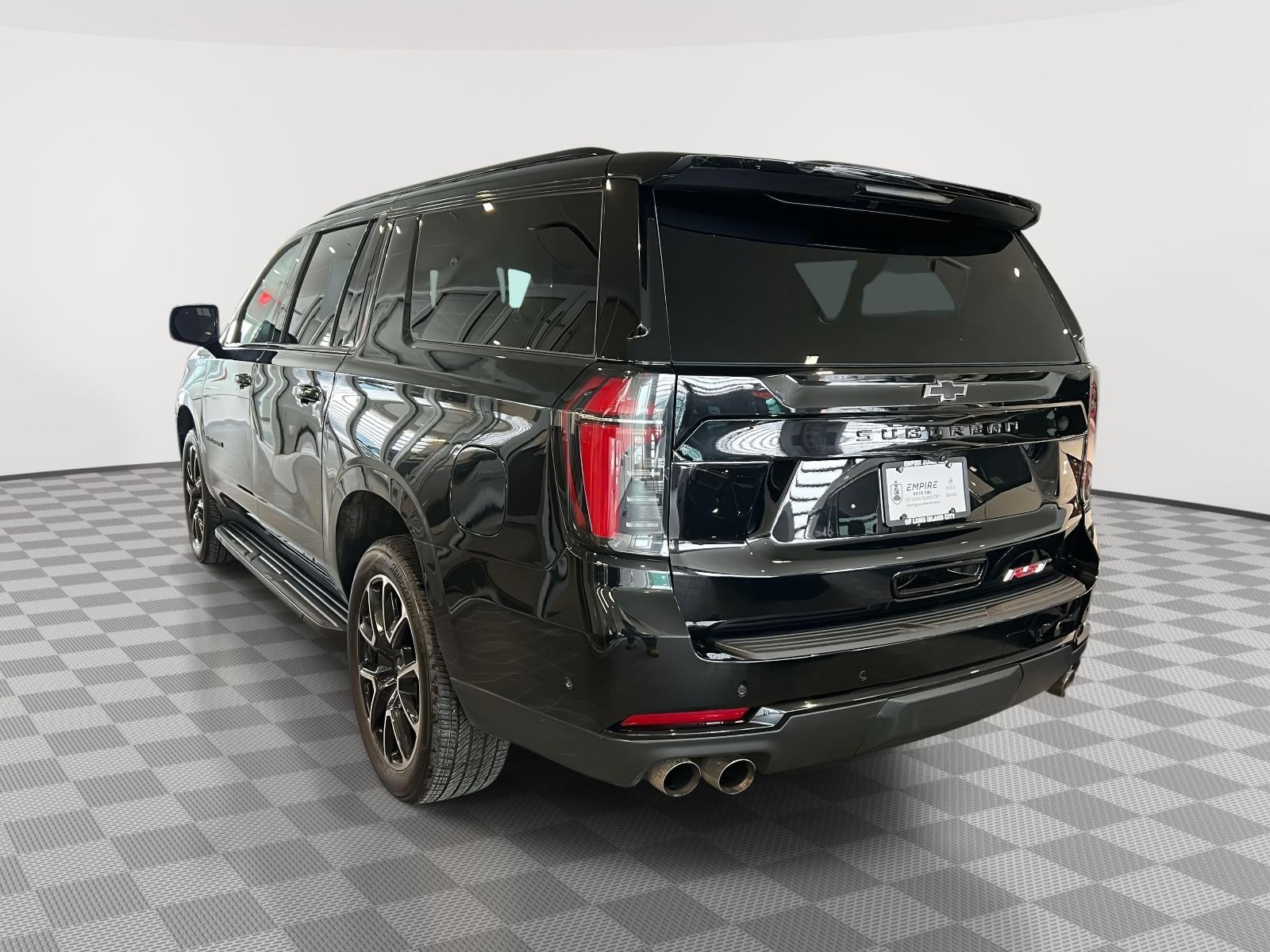 2025 Chevrolet Suburban 4WD RST