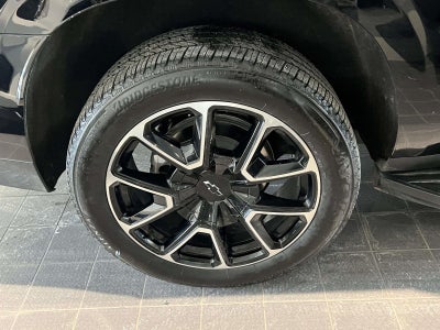 2025 Chevrolet Suburban 4WD RST