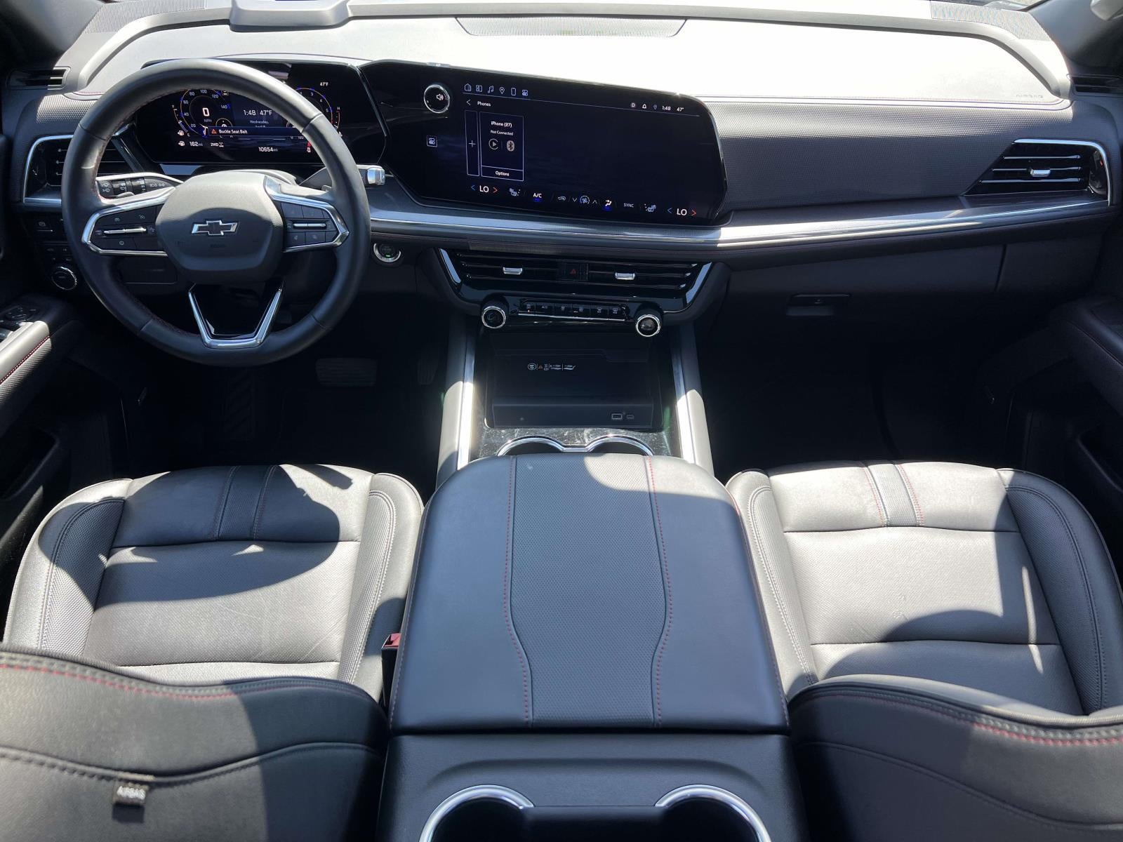 2025 Chevrolet Suburban 4WD RST