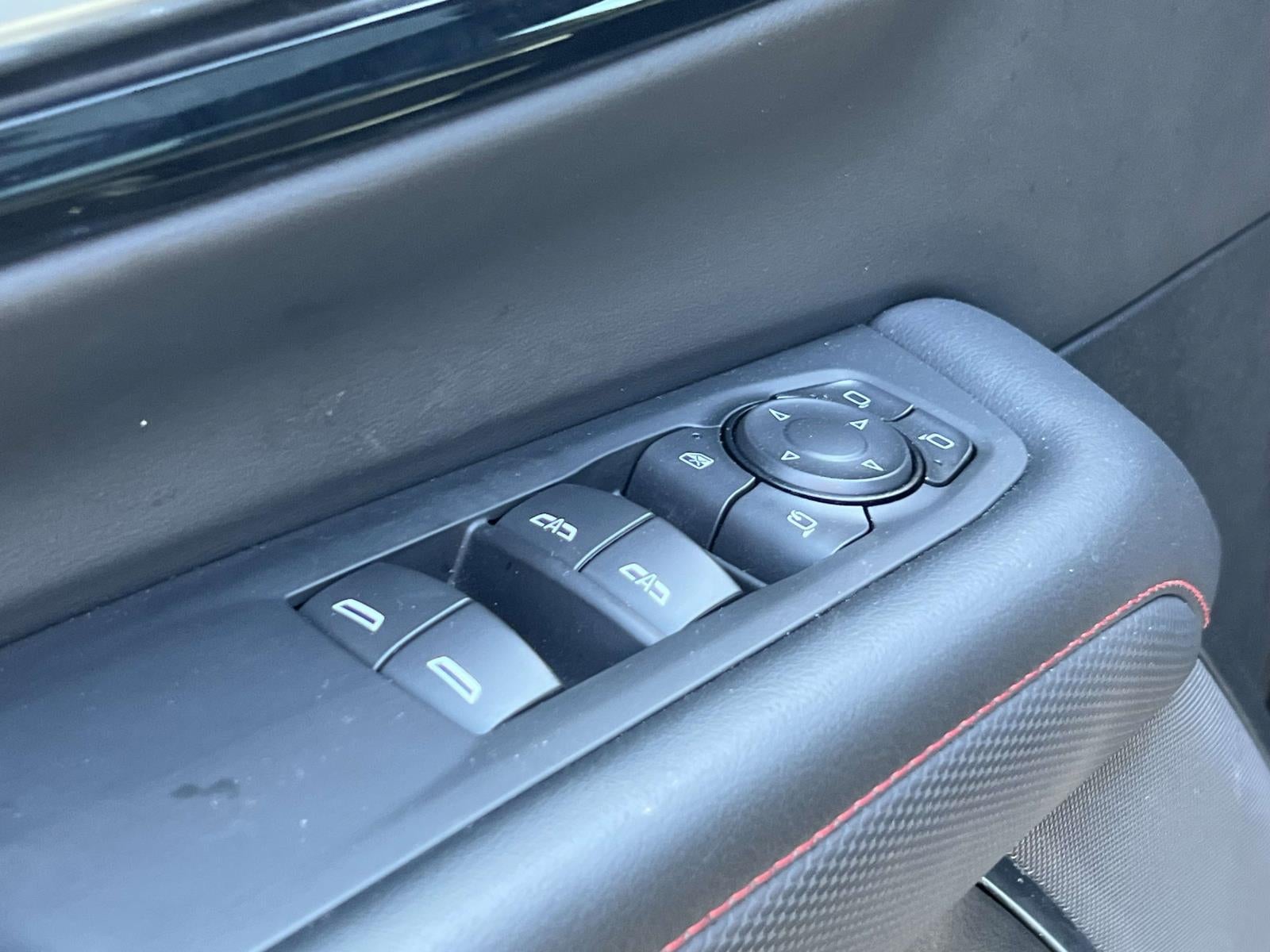 2025 Chevrolet Suburban 4WD RST