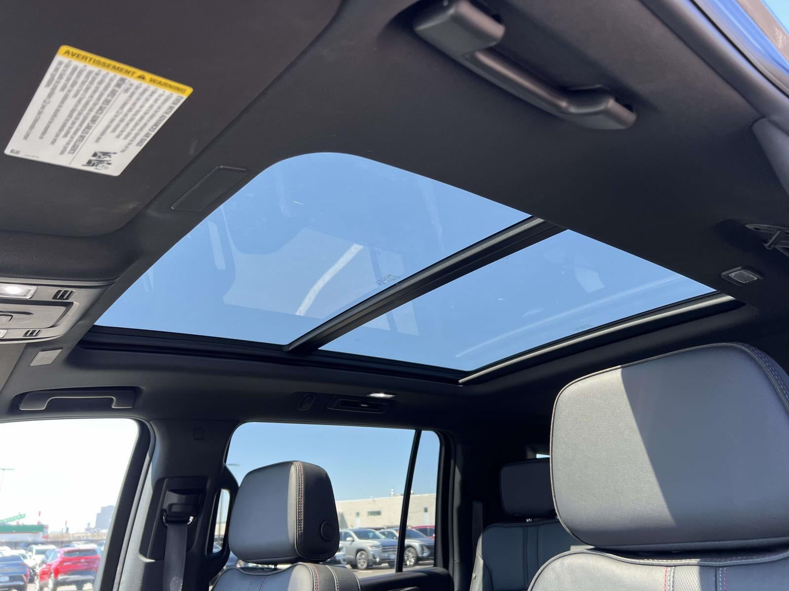 2025 Chevrolet Suburban 4WD RST