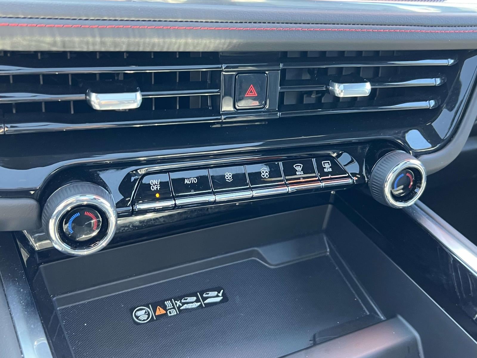 2025 Chevrolet Suburban 4WD RST