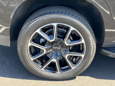 2025 Chevrolet Suburban 4WD RST