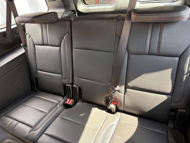 2025 Chevrolet Suburban 4WD RST