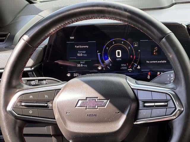 2025 Chevrolet Suburban 4WD RST