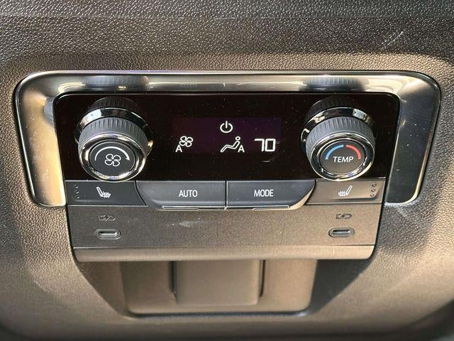 2025 Chevrolet Suburban 4WD RST